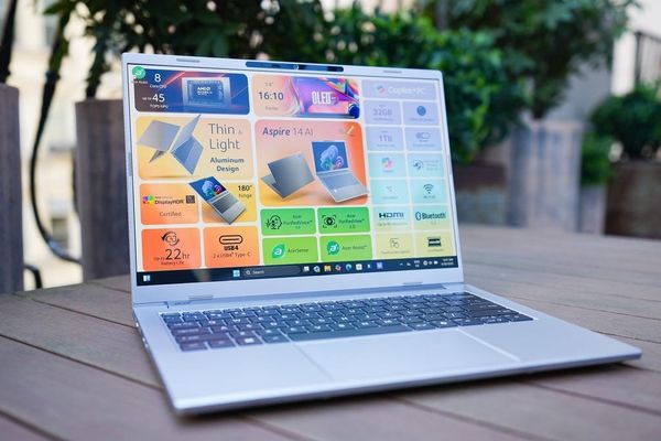 Essential Laptop Accessories to Transform Your Portable Workspace