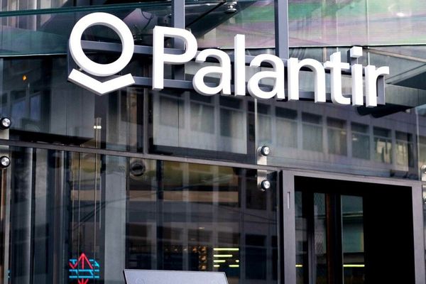 Palantir's Karp Says Enterprises Are 'Fed Up' With Frontier AI Labs