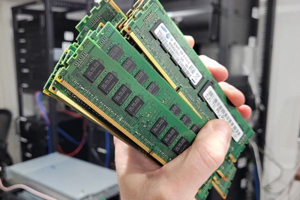 Experimental Linux Kernel Code Shows 34% Memory Access Boost with 1GB PUD-Level THPs