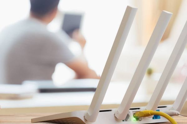 FCC Expands Router Ban to Include Mobile Hotspots, Raises Privacy and Compliance Concerns