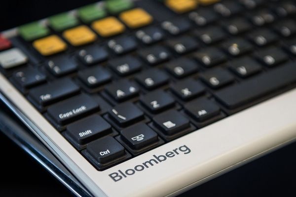 Perplexity's AI Terminal Clone Sparks Debate Over Bloomberg's $30K Monopoly