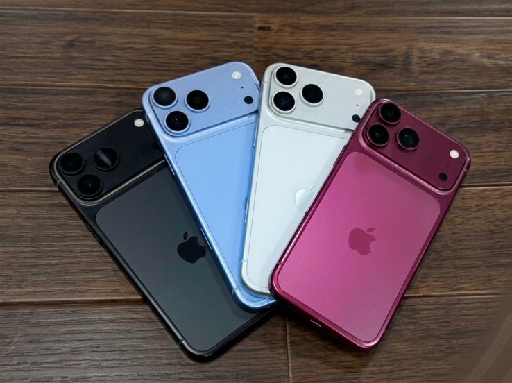 iPhone 18 Pro design models, screenshot from the Weibo video linked below - edited.