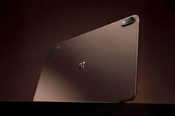 OnePlus Pad 4 Review: Flagship Tablet with Snapdragon 8 Elite Gen 5 Arrives in India