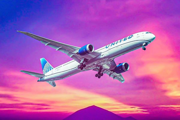 United 767 Returns to Newark After Bluetooth Device Name Triggers Security Alert