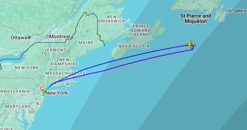 flightradar24 united flight diversion