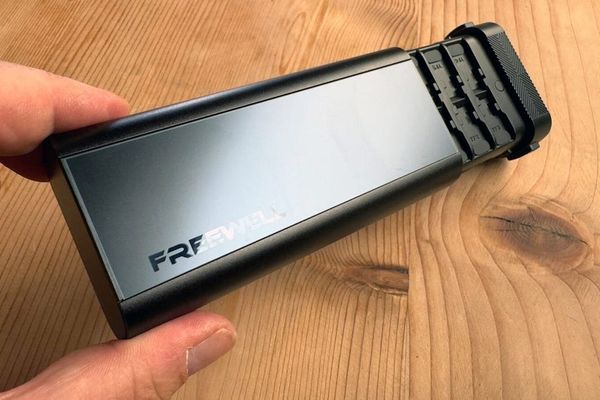 Freewell Pro Reader: The All-in-One Card Reader and Storage Solution for Media Professionals