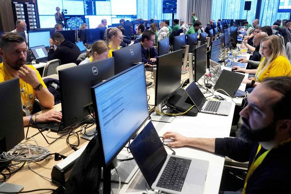 Frontier AI Shock: How Japan’s Analog Infrastructure Bolsters Cyber Resilience