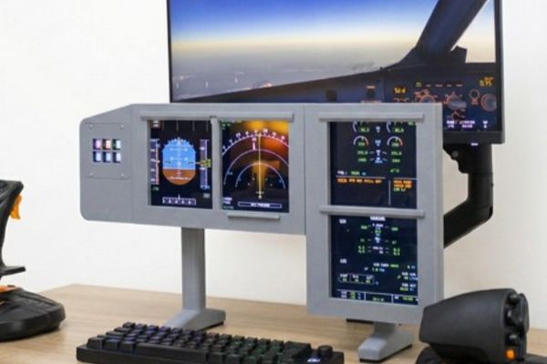 FS10 Series: Perfect cockpit panel for flight simulator fans or just a display with a bezel?