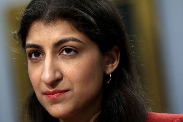 FTC Scrubs Key AI Guidance Under New Leadership, Igniting Transparency Fears