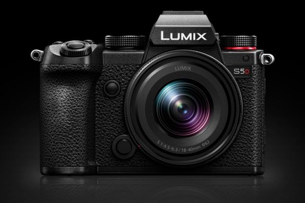 Affordable Full-Frame Cameras Challenge Smartphones at €799 Entry Point