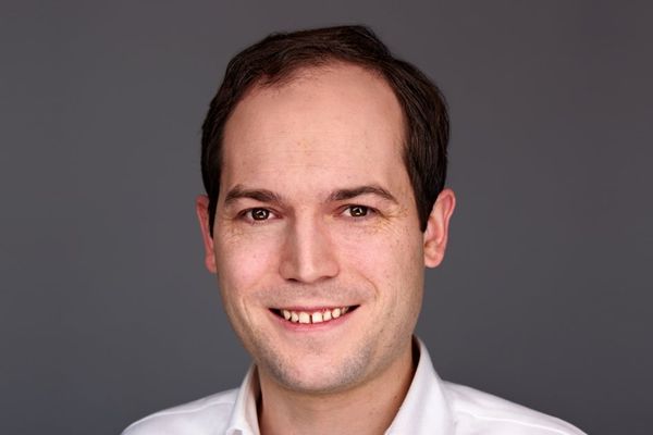 When Containers Meet the Browser: Rethinking Image Builds in Pure JavaScript
