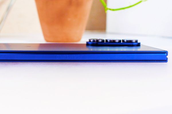 Samsung's New Display Tech Coming to Galaxy Z Fold 8 and Apple's First Foldable iPhone