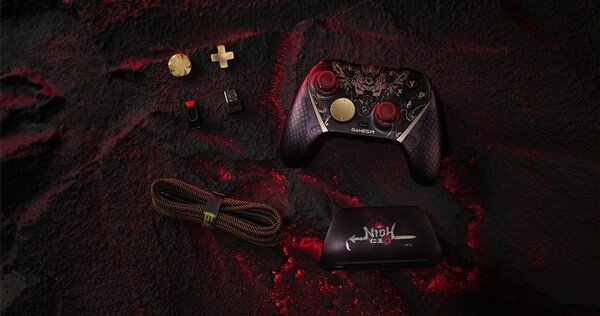 GameSir G7 Pro 8K PC - Nioh 3 Edition comes with two extra D-pads.
