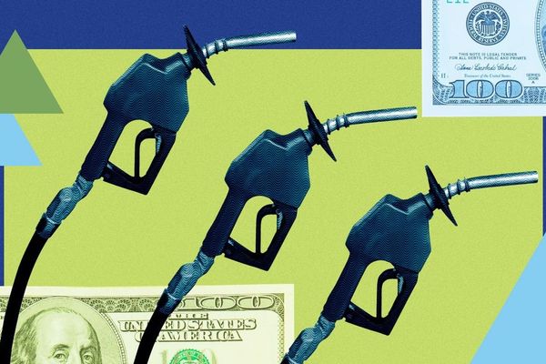 U.S. Gasoline Prices Slip 6% Yet Remain Near 2022 Peaks