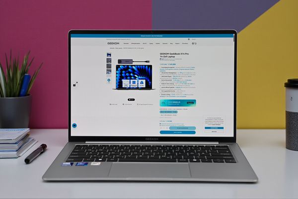 GeekBook X14 Pro Review: Geekom's Ultra-Light OLED Laptop Makes a Strong First Impression