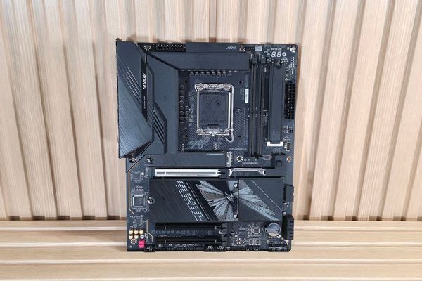 Gigabyte Z890 Aorus Elite Duo X: Budget Mid-Range Board with CQDIMM Support for Arrow Lake Refresh