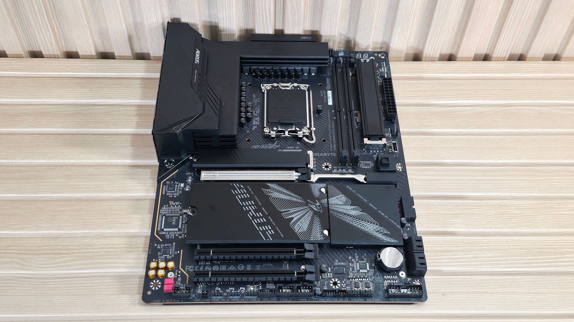 Gigabyte Z890 Aorus Elite Duo X - Motherboard images