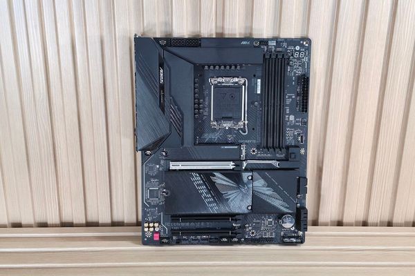 Gigabyte Z890 Aorus Elite Wifi7 Plus: Mid-Range Refresh Board Balances Performance and Cost