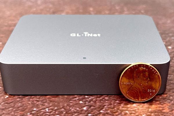 GL.iNet Comet KVM: The $90 Lifesaver for Headless Server Headaches