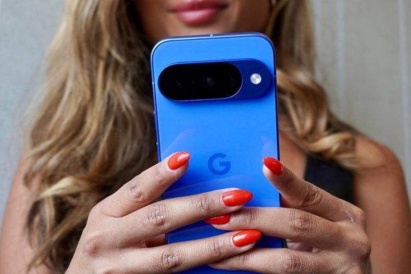 Google Elevates Android Communication with AI-Powered Gboard, Emoji Remix, and Quick Share Redesign