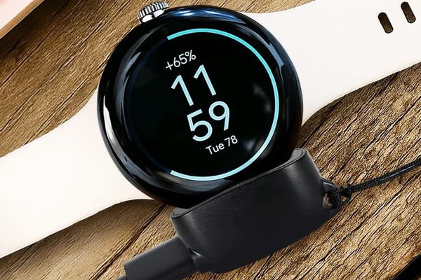 Google Pixel Watch 4 Gets Budget-Friendly Travel Charger Alternative