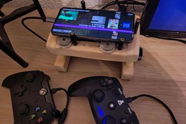 Google Pixel 8 Transformed: When Refusal to Repair Leads to Retro Gaming Innovation
