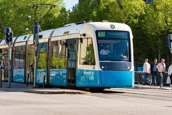 Gothenburg’s Autonomous Shuttle Collides with Tram on Second Passenger Run