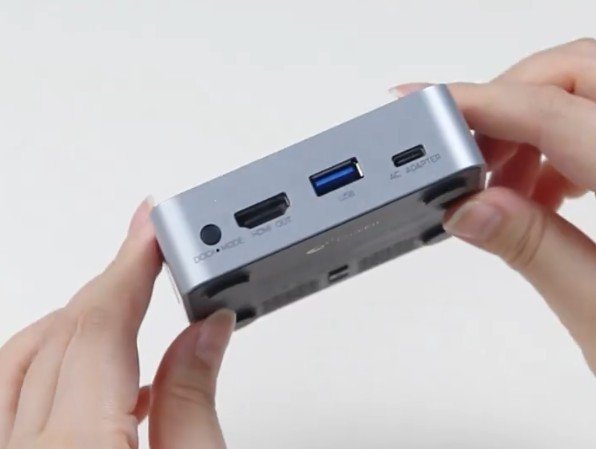 Gulikit's new dock has three ports on the back like its predecessor.