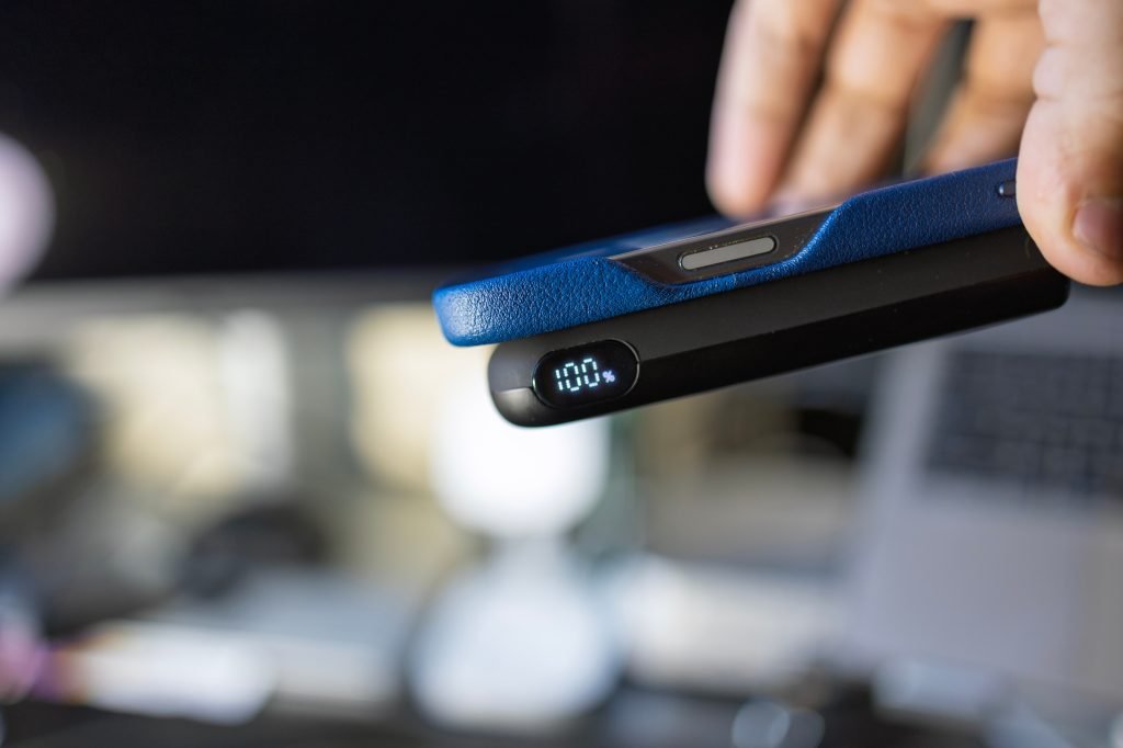 Hands-on: Belkin's new 25W MagSafe battery packs 10,000mAh for your iPhone - 9to5Mac