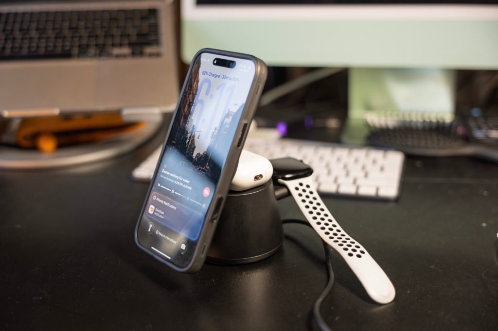 Hands-on with Belkin's newest 25W compact MagSafe docks for iPhone and Android users - 9to5Mac