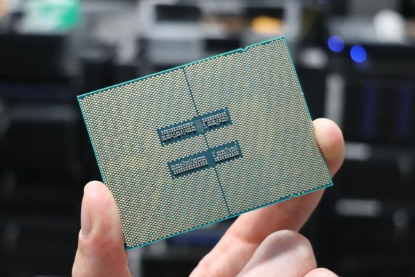 Linux 7.0-rc4 Fixes Critical Scheduler Hangs and Performance Issues on Large Systems