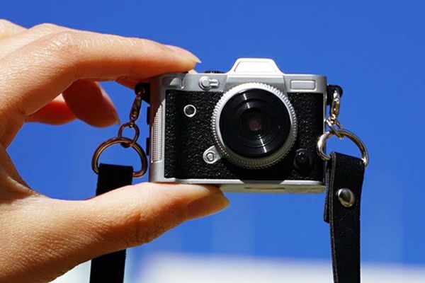Hansmare Haru Mini Retro Camera: A Pocket-Sized SLR Throwback Takes Aim at Kodak Charmera