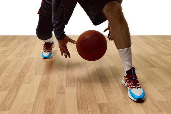 Harvard researchers solve the mystery of squeaky sneakers