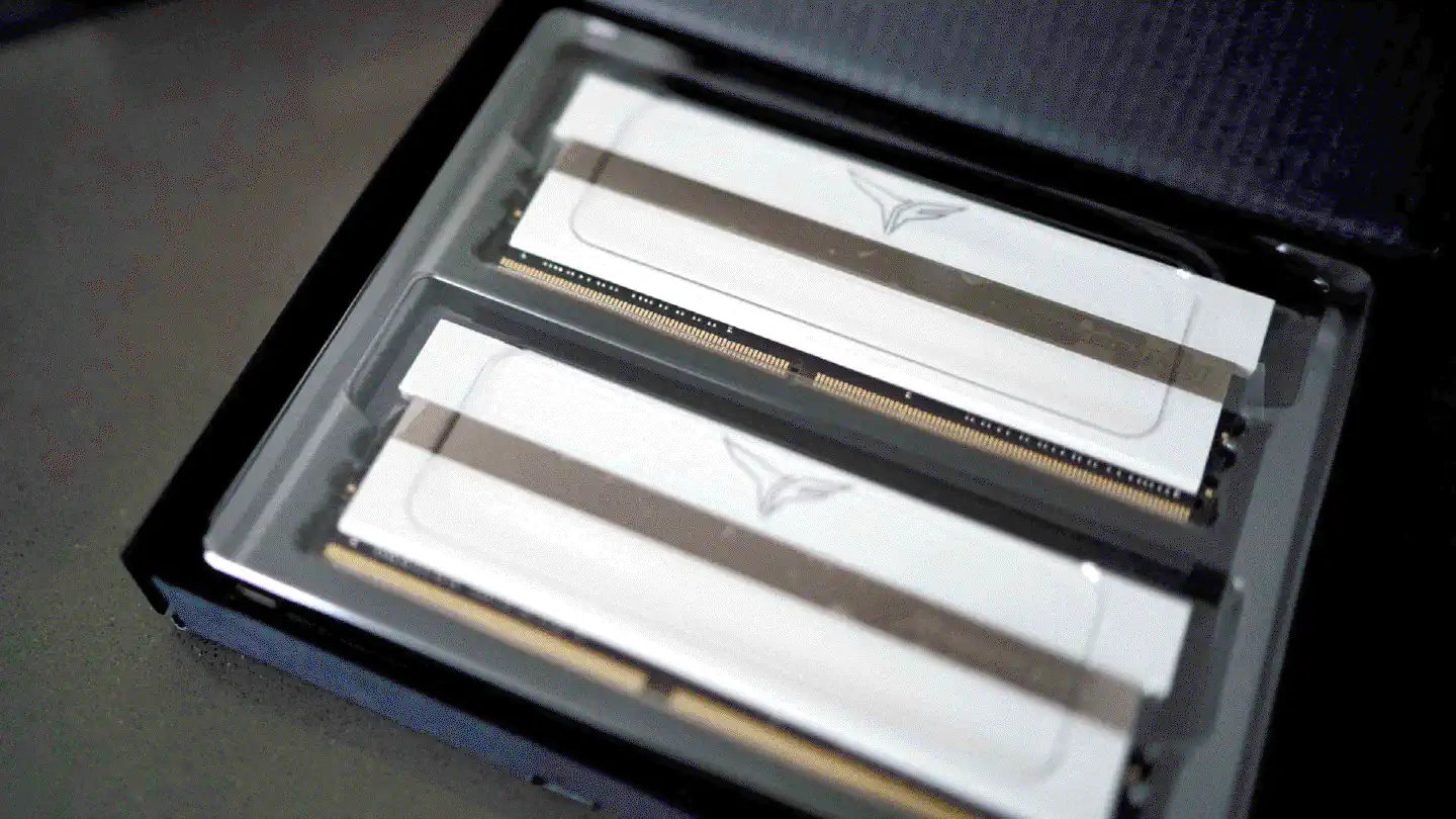 マリウス . Hold on to Your Hardware