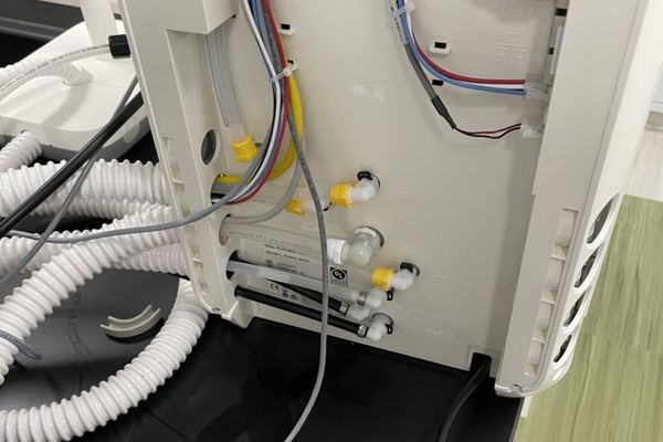 How a $5 Resistor Hacked a $500 Lab Purifier: A Lesson in DIY Electronics Ingenuity