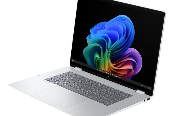 HP OmniBook 7 Flip convertible with 2.8K OLED, Core Ultra 7 256V discounted by over 40%
