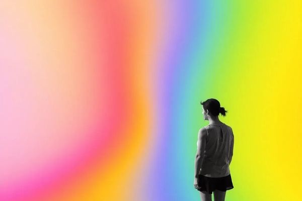 Visualizing Hyperbolic SVM Boundaries: Moment Relaxation Outperforms PGD and SDP