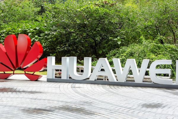 Huawei’s 122 TB SSD Uses Die‑on‑Board Packaging to Bypass US‑Restricted 3D NAND