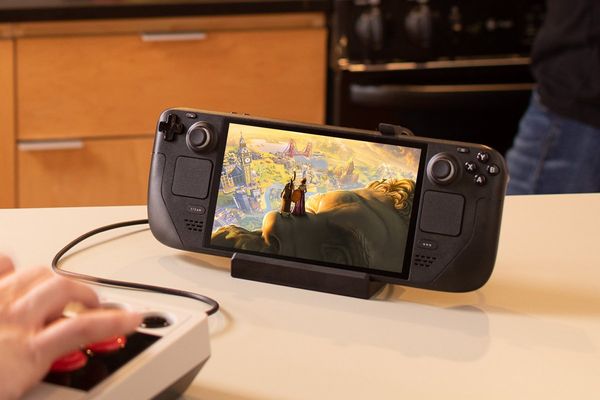 Humble Bundle offers 10 genre-defining Steam Deck-playable strategy games for $15