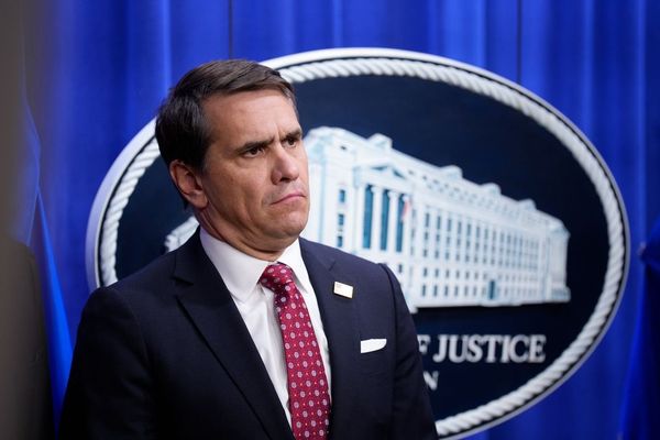 DOJ Clears ICE Officers in Minneapolis Shooting, Cites Insufficient Evidence for Civil Rights Charges