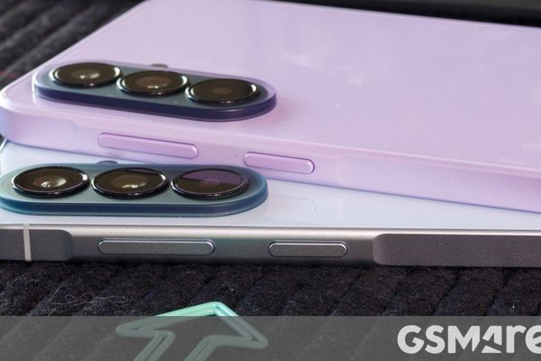 Smartphone Market Contracts as Memory Shortage Hits Shipments