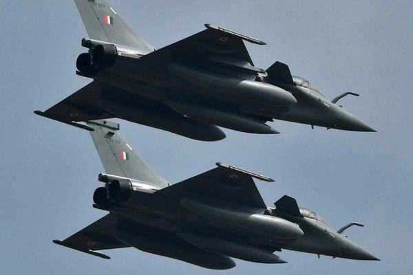 India Demonstrates Air Power with Rafale, Mirage, and MiG-29 Jets in Pokhran Exercise