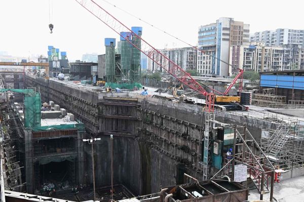 India Doubles Public Investment to Power 7.7% Growth, Betting Big on Chip Plants and Rail