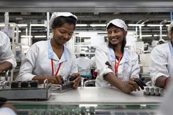 India Prepares New Manufacturing Incentives as Apple Shifts iPhone Production
