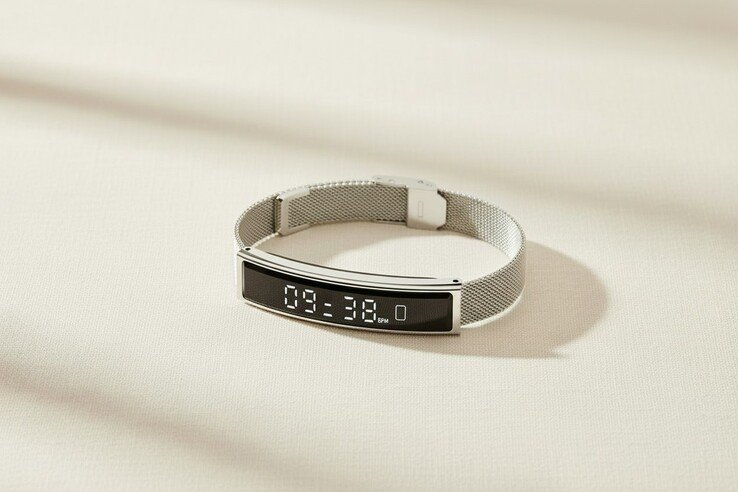 The Inllie Sense Core band has a built-in display