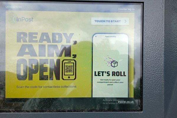 InPost Parcel Lockers Expose Users to Unactivated Windows, Raise Privacy and Compliance Concerns