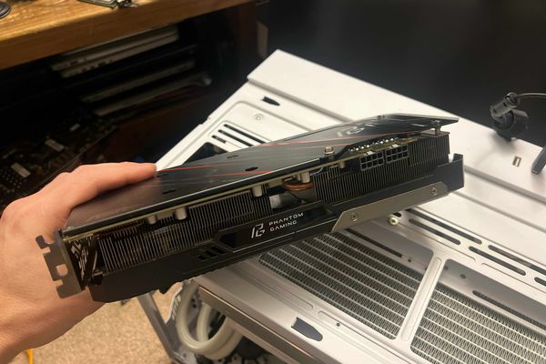 Gamer Scores AMD Radeon RX 5700 XT for $5 Through Thrift Store Find and Simple Repair