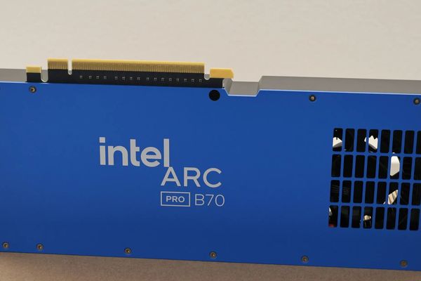 Intel Arc Pro B70 Linux Performance Tested Against RTX and Radeon PRO