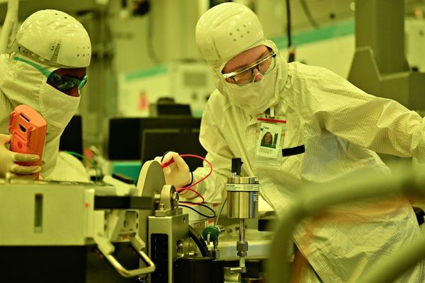 Intel Begins Work on 10A and 7A Nodes While 14A PDK Stays on Schedule