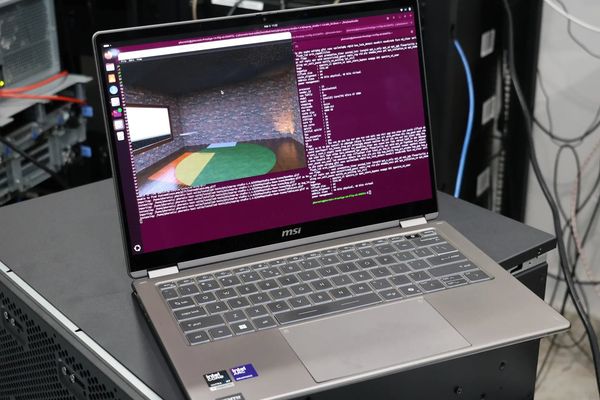 Intel Panther Lake's Xe3 B390 GPU: Rendering Toolkit & OpenVINO AI Performance Benchmarks